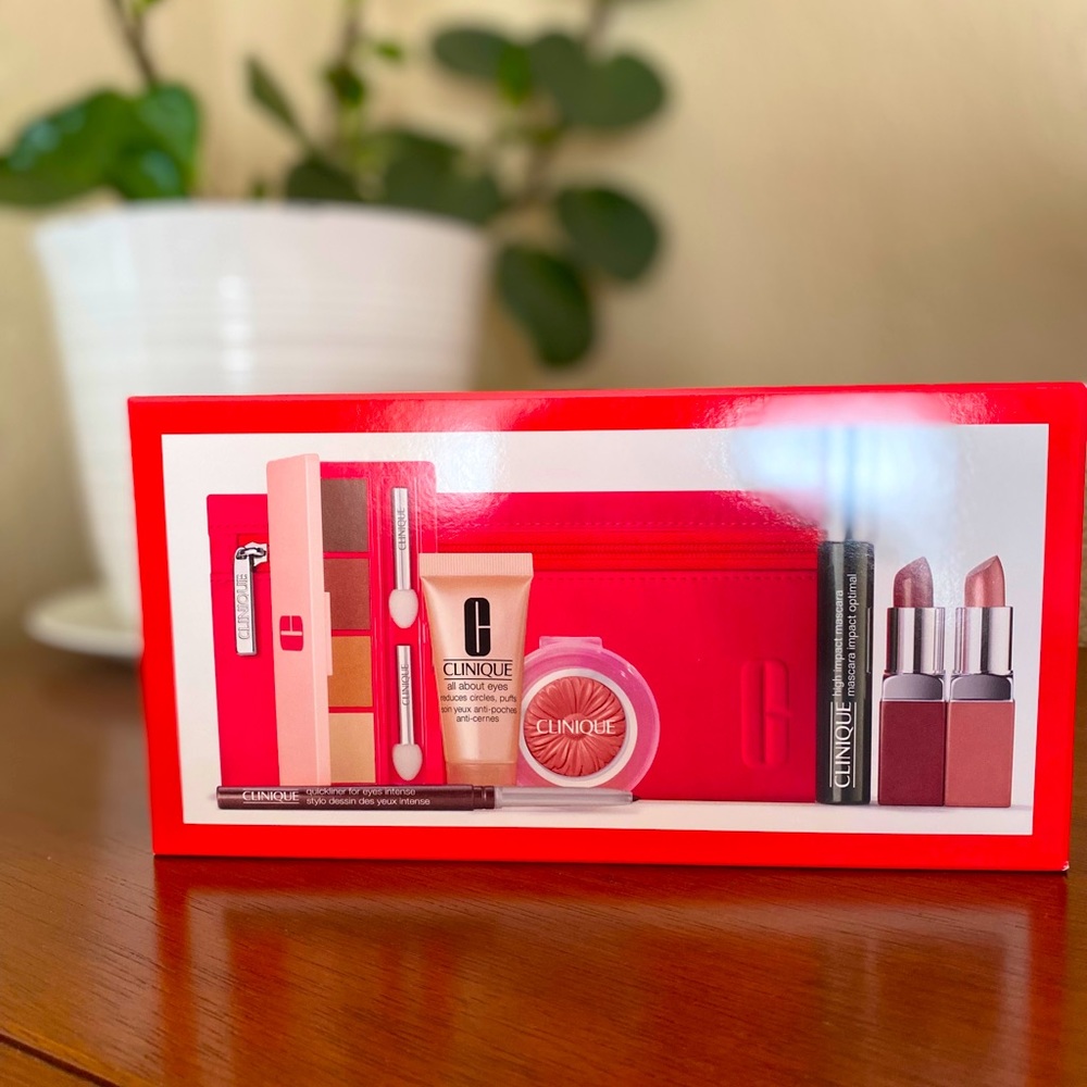 CLINIQUE - From Daylight to Date Night Set